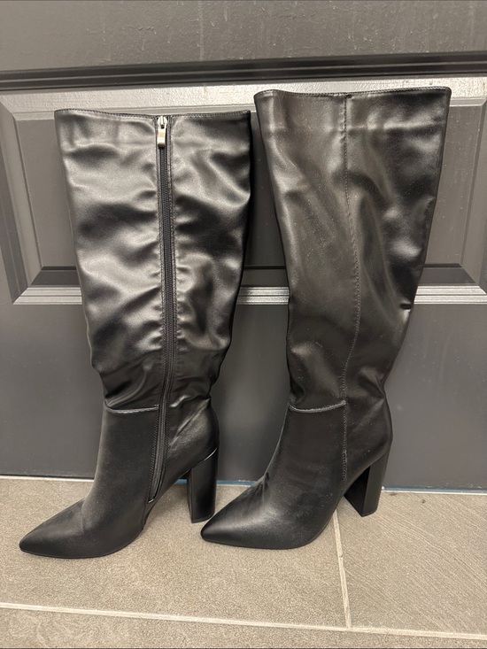 Shoes - Black Knee-High Pointed Toe Boots
